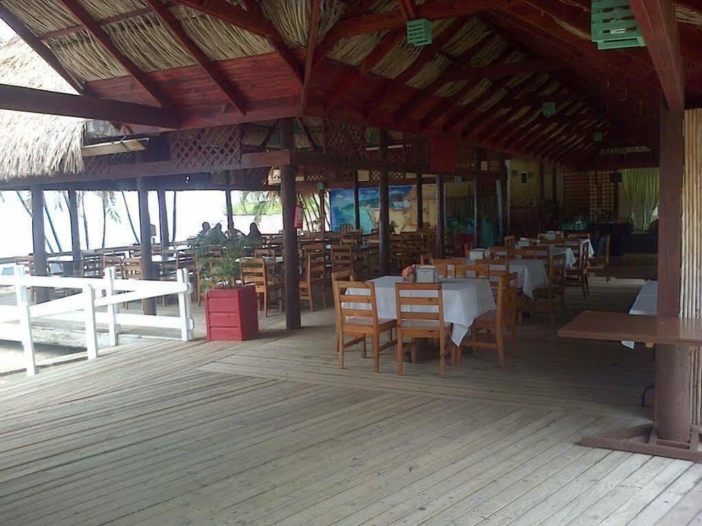 Las Palmas Beach Hotel Dixon Cove Kültér fotó